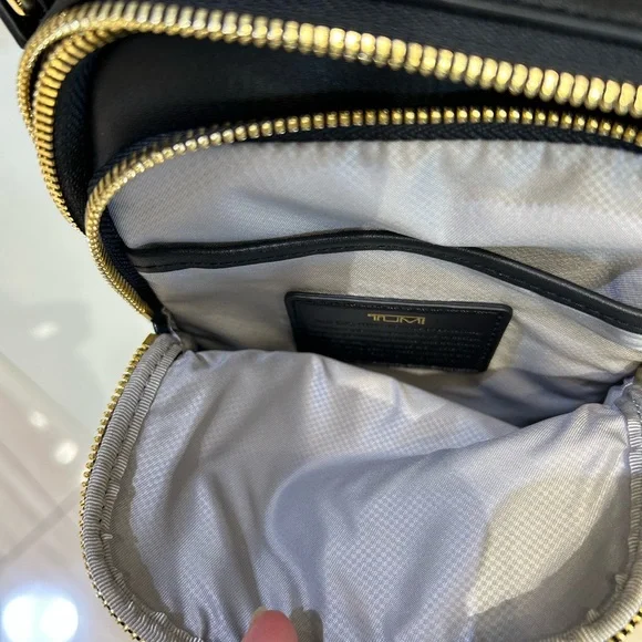 NWT TUMI Kendal Black Crossbody Bag- leather. - Picture 7 of 9